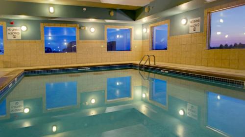 Sioux Center Hotel | Holiday Inn Express & Suites Sioux Center by IHG