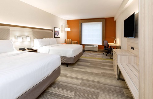 Sturbridge Hotel | Holiday Inn Express & Suites Sturbridge by IHG