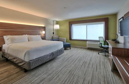 Broomfield Hotel | Holiday Inn Express & Suites Broomfield by IHG