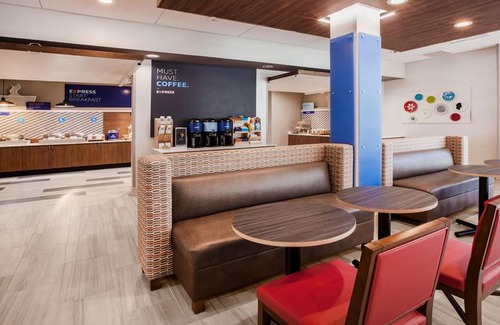 Enterprise Hotel | Holiday Inn Express & Suites Enterprise