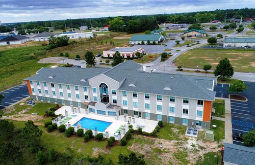 Enterprise Hotel | Holiday Inn Express & Suites Enterprise