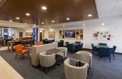 Port Huron Hotel | Holiday Inn Express & Suites Port Huron