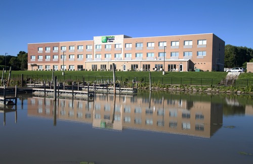Port Huron Hotel | Holiday Inn Express & Suites Port Huron, an Ihg Hotel