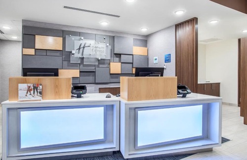 Versailles Hotel | Holiday Inn Express & Suites - Lexington W - Versailles by IHG