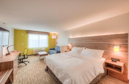 Remington Hotel | Holiday Inn Express & Suites - Remington by IHG