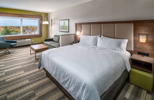 Brandon Hotel | Holiday Inn Express & Suites Brandon by IHG