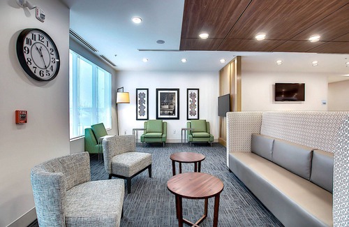 Calgary Hotel | Holiday Inn Express & Suites Calgary Airport Trail NE by IHG