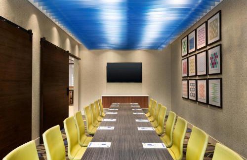 Florence Hotel | Holiday Inn Express & Suites Florence I-95 & I-20 Civic Ctr by IHG