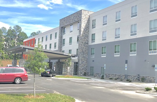 Umstead Hotel | Holiday Inn Express & Suites Raleigh Airport - Brier Creek, an Ihg Hotel