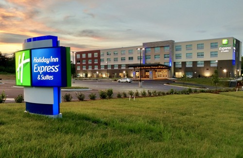 Umstead Hotel | Holiday Inn Express & Suites Raleigh Airport - Brier Creek, an Ihg Hotel