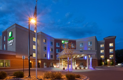 Thornton Hotel | Holiday Inn Express & Suites Denver North - Thornton, an Ihg Hotel