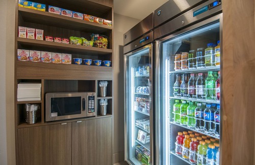 Plano Hotel | Holiday Inn Express & Suites Plano West - Frisco by IHG