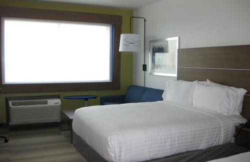 Cypress Hotel | Holiday Inn Express & Suites - Houston NW - Cypress Grand Pky by IHG