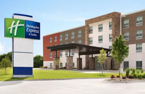 Raisin Hotel | Holiday Inn Express & Suites Fresno Airport by IHG
