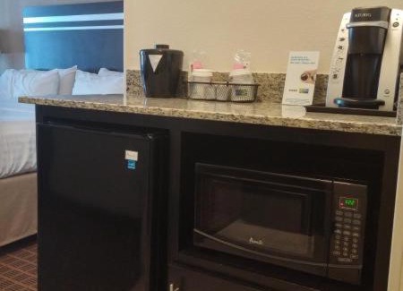 Golden Hotel | Holiday Inn Express & Suites Golden by IHG