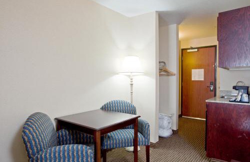 Jackson Hotel | Holiday Inn Express & Suites Jackson by IHG