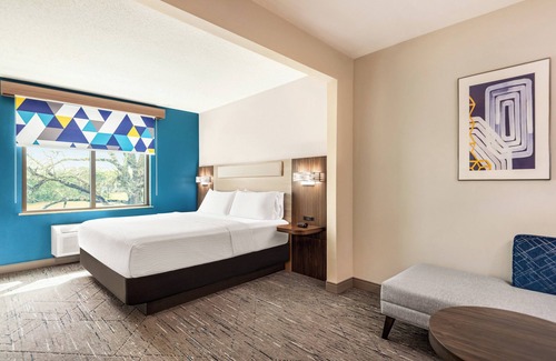 Tillmans Corner Hotel | Holiday Inn Express & Suites Mobile West I-10 by IHG