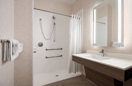Tillmans Corner Hotel | Holiday Inn Express & Suites Mobile West I-10 by IHG