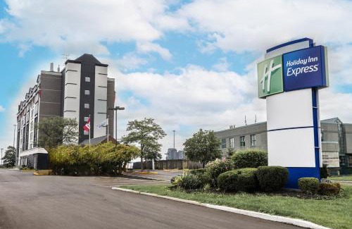 Black Creek Hotel | Holiday Inn Express Toronto-North York by IHG