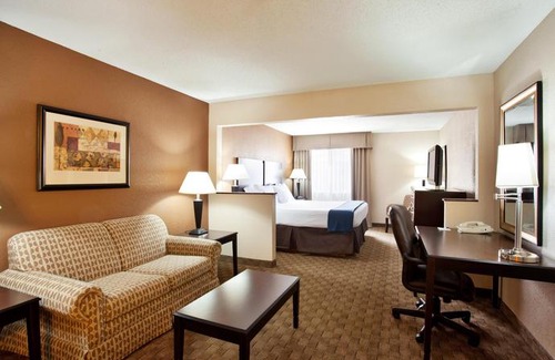 Tuscola Hotel | Holiday Inn Express Tuscola