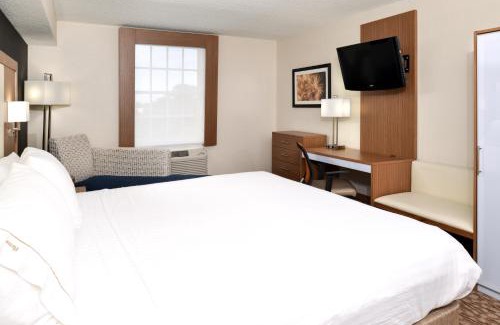 Bonita Springs Hotel | Holiday Inn Express Hotel & Suites Bonita Springs/Naples by IHG