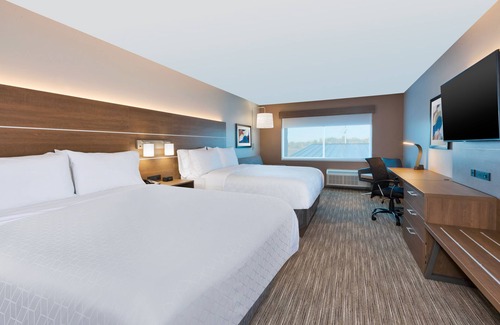 Cedar Springs Hotel | Holiday Inn Express & Suites Cedar Springs – Grand Rapids N by IHG