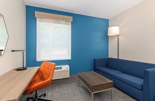 Hurricane Mills Hotel | Holiday Inn Express Hurricane by IHG