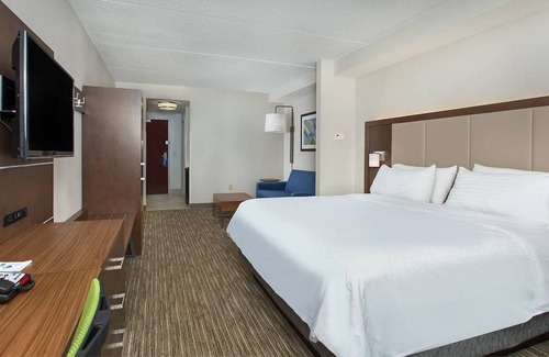Lebanon Hotel | Holiday Inn Express & Suites Lebanon, an IHG Hotel