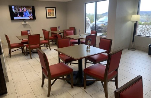 Powell Hotel | Holiday Inn Express Hotel & Suites Knoxville-North-I-75 Exit 112, an IHG Hotel
