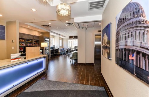 Downtown Hotel | Holiday Inn Express Washington DC Silver Spring