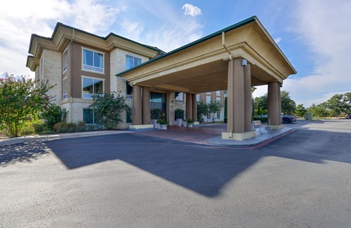 Sunset Valley Hotel | Holiday Inn Express Hotel & Suites Austin SW - Sunset Valley, an Ihg Hotel