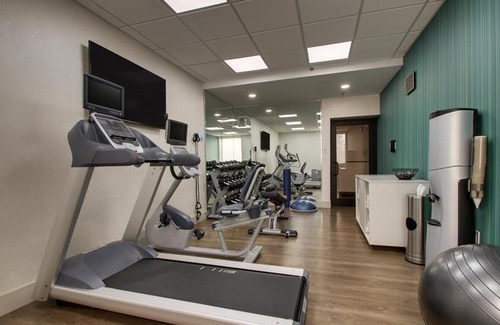Echelon Hotel | Holiday Inn Express Voorhees Mt Laurel