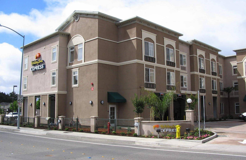 Windsor Hotel | Holiday Inn Express Windsor Sonoma Wine Country, an Ihg Hotel
