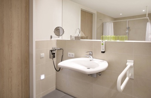 Frankfurt Airport Area Hotel | Holiday Inn Frankfurt Airport by IHG