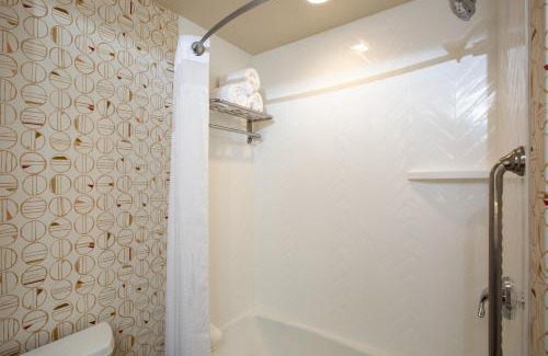 Gulfport Hotel | Holiday Inn - Gulfport-Airport by IHG