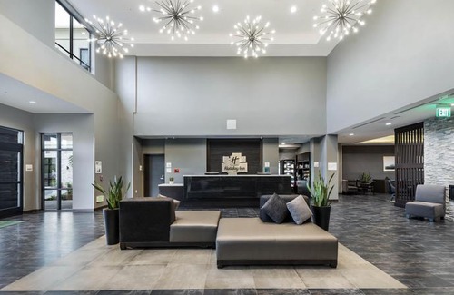 Milpitas Hotel | Holiday Inn Hotel & Suites Silicon Valley - Milpitas, An Ihg Hotel