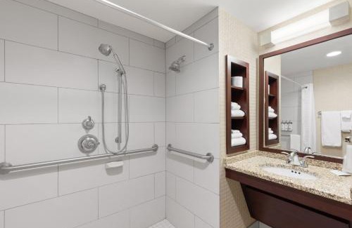 Cedar Bluff Hotel | Holiday Inn Knoxville West - Cedar Bluff Rd by IHG