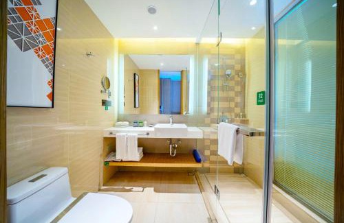 Wujiang District Hotel | Holiday Inn Shaoguan Downtown by IHG