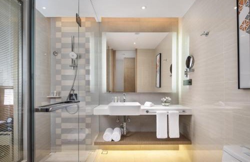 Wujiang District Hotel | Holiday Inn Shaoguan Downtown by IHG