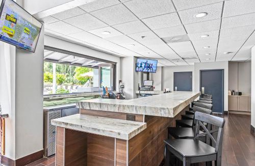 United Central Hotel | Holiday Inn - St. Petersburg West by IHG