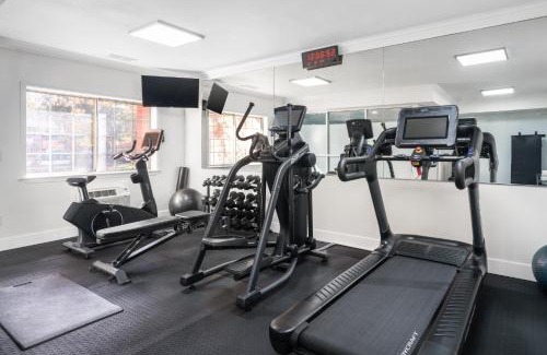 Shoreview Hotel | Holiday Inn & Suites San Mateo - SFO by IHG