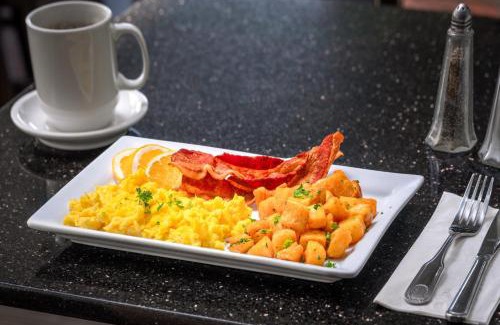Shoreview Hotel | Holiday Inn & Suites San Mateo - SFO by IHG