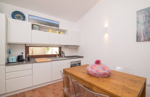 San Pasquale House | Holiday Home 'Dodi Uno' with Sea View, Wi-Fi and Air Conditioning