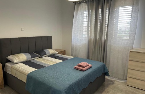 Old Town Apartment | Holiday Mandria apt with pool