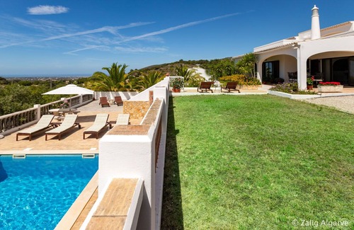 Charneca Villa | Holiday with panorama in a unique quiet location