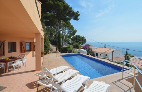 Aiguablava Apartment | Holiday rental apartment with swimming pool in Begur, Sa Tuna