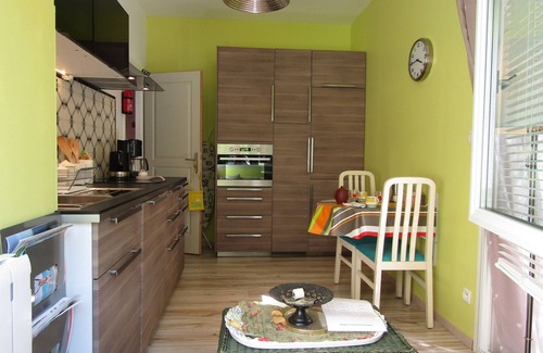 Meze Apartment | Holiday rental in private garden on the port