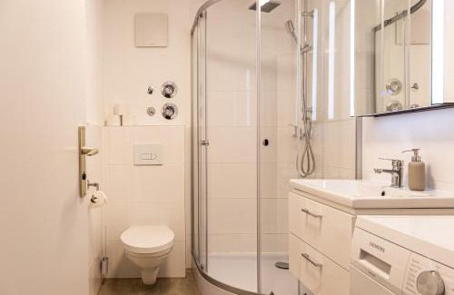 Weingarten Apartment | Holiday&Stay, Apartment Stay, Küche, 85Zoll TV, WLAN