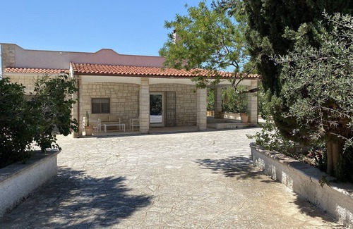 San Vito dei Normanni Villa | Holiday Villa to enjoy in the private pool or in the beautiful Jacuzzi