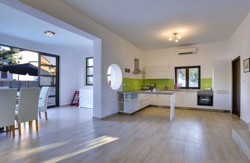 Fazana Villa | Holiday villa by the sea with a view of the island of Brijuni